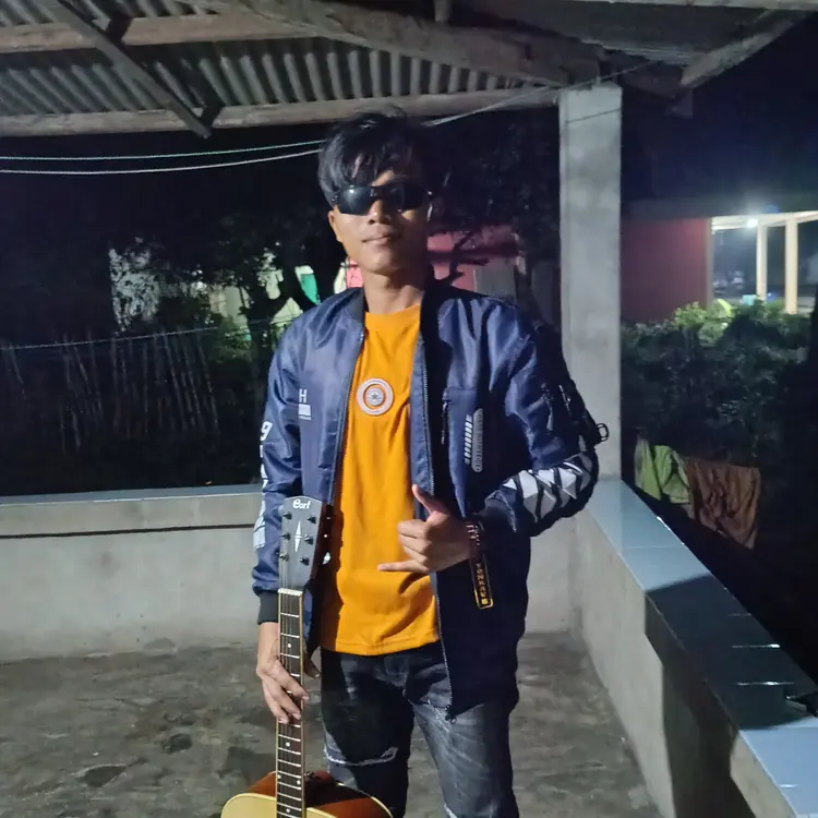 Jual 70 Diamonds Free Fire MAX Riski Septiawan | VCGamers
